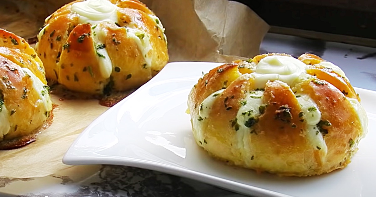Resep Cream Cheese Garlic Bread,Jajanan Fenomenal Yang Kini Viral