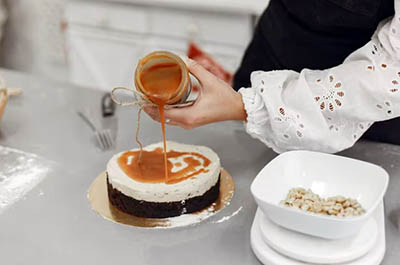 Easy caramel cake