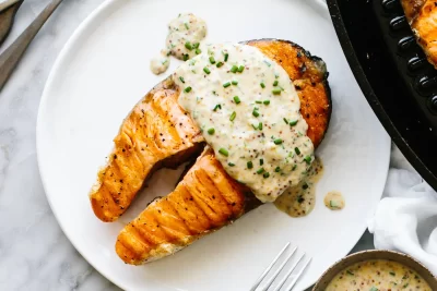 Steak Salmon Panggang Saus Kucai Mustard